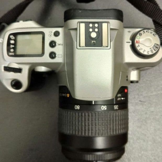 【キャノン】　Canon　フィルム 一眼レフ　EOS Kiss　(初期動作OK)