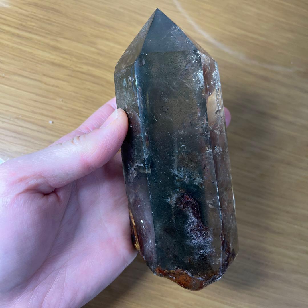 【天然石】 庭園水晶　ガーデンクォーツ ポイント 六角柱 台座付き 置物