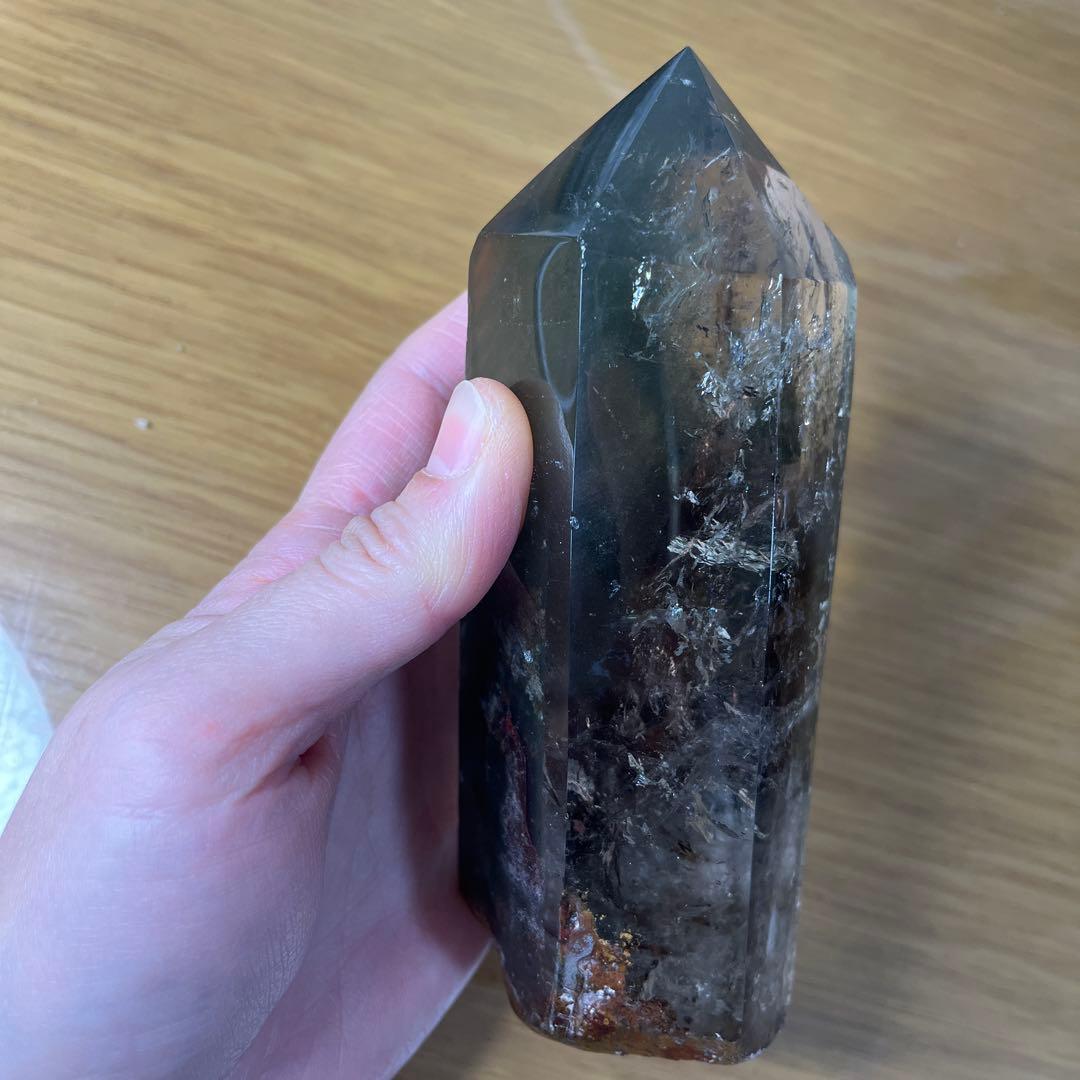 【天然石】 庭園水晶　ガーデンクォーツ ポイント 六角柱 台座付き 置物