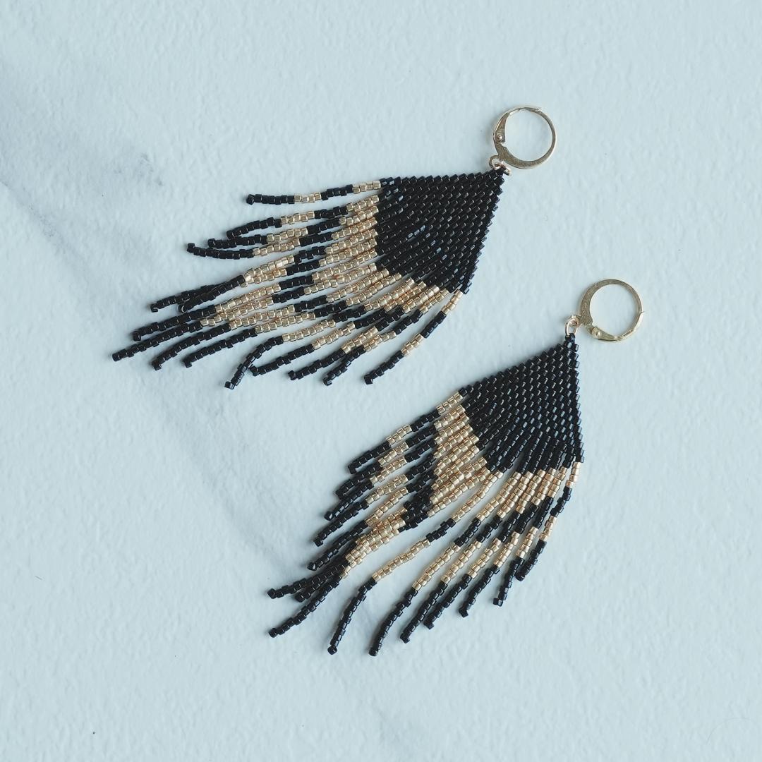 MIYUKI デリカビーズ エレガントウェーブ ビーズイヤリング