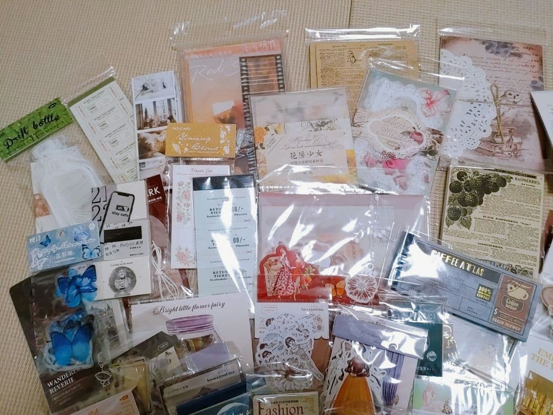 コラージュ素材まとめ売り　ダンボール60サイズ詰め詰めセット
