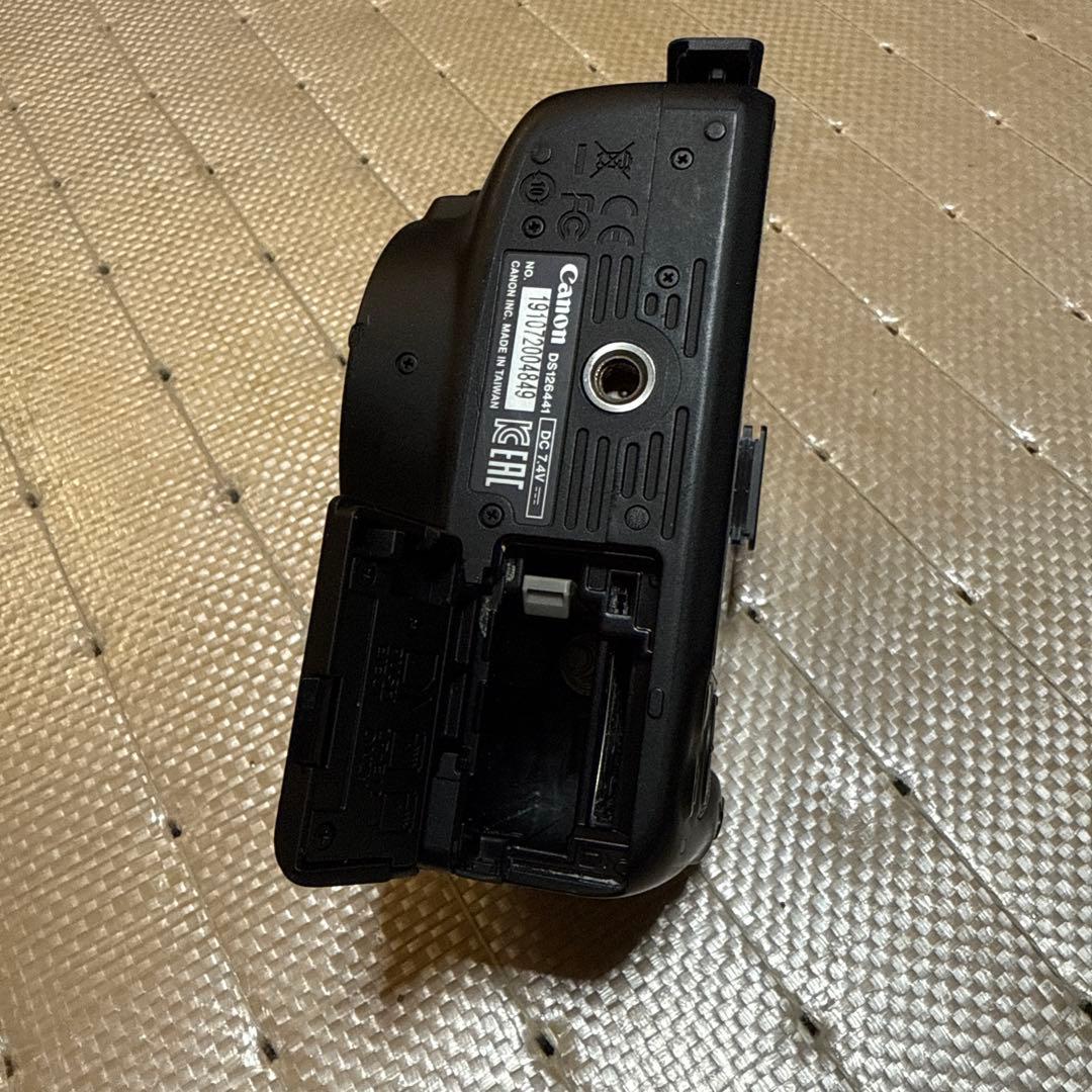 Canon キャノン EOS Kiss X7【ジャンク品】