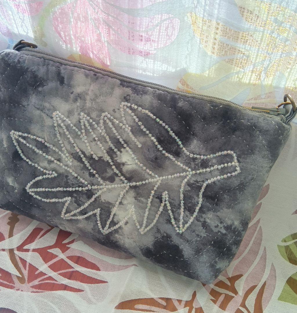 ハワイアンキルト ゲッコーのキラキラトートバッグとポーチ