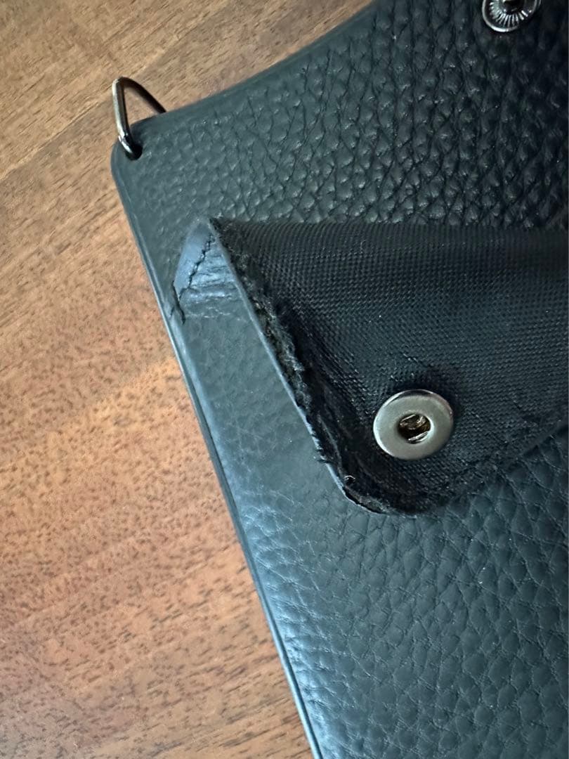 バンドリヤー　Bandolier iPhone13 pro Max