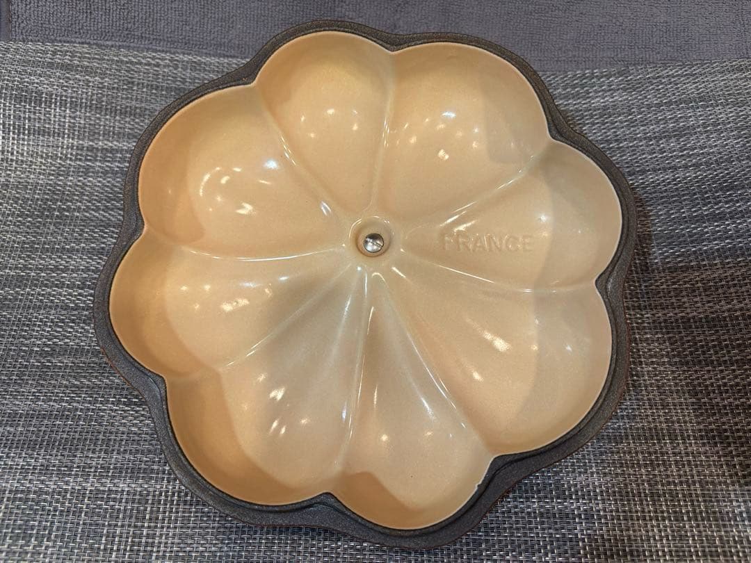 ル・クルーゼ パンプキン型 ホーロー鍋 オレンジ +ココット付き ※説明書あり