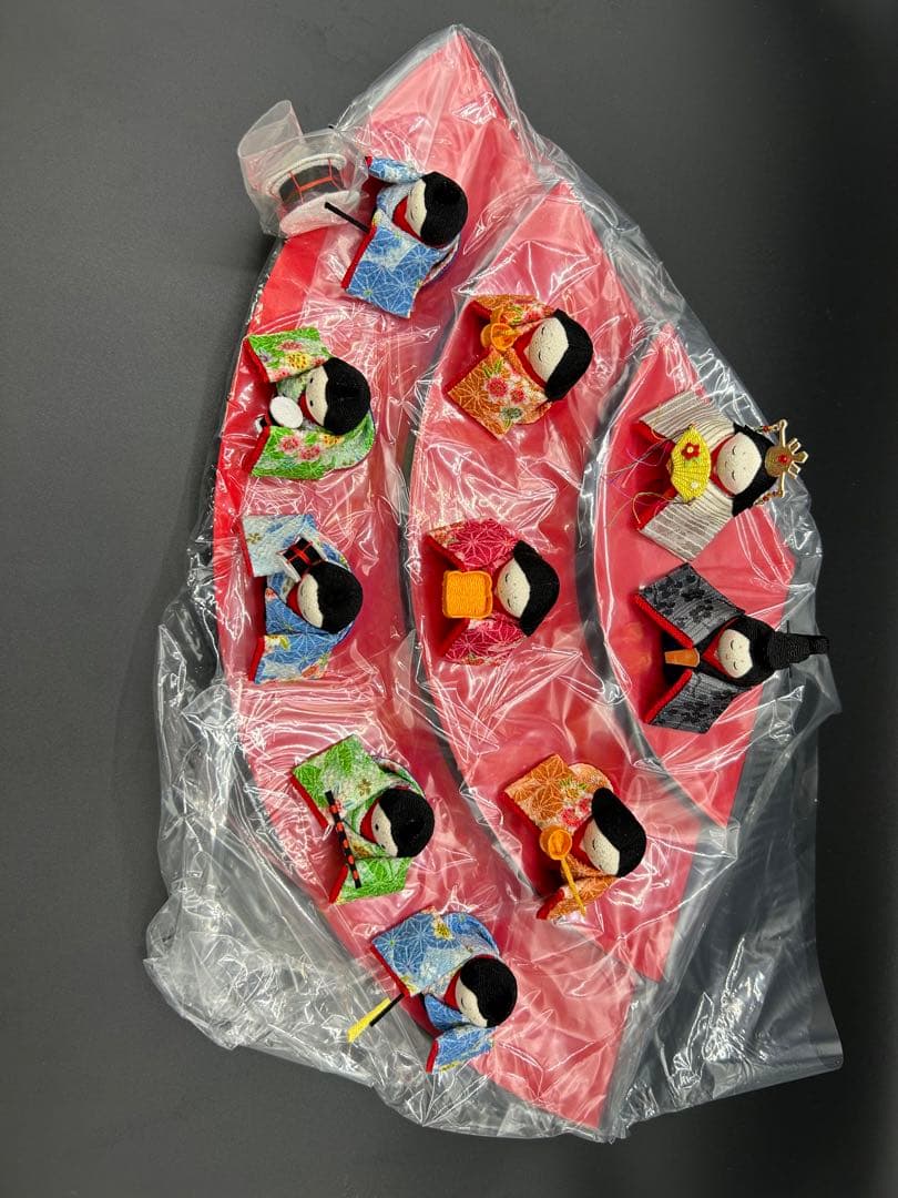 雛人形 10体セット 赤い台付き