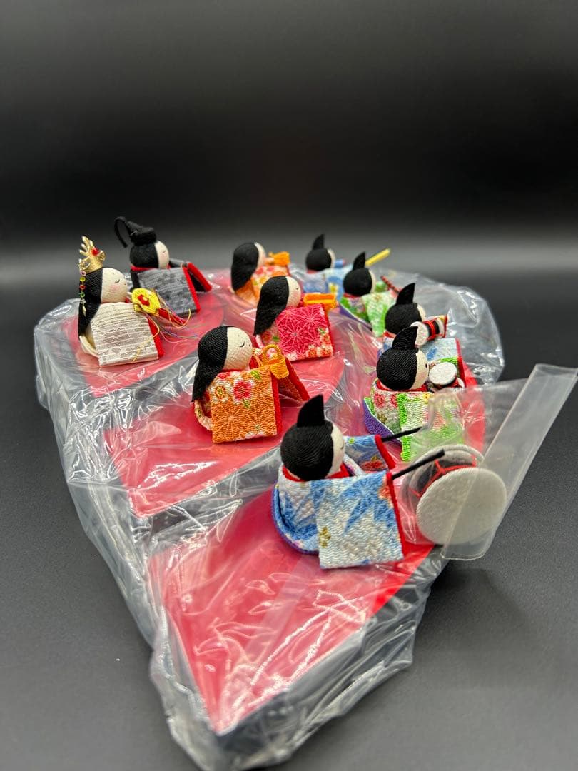 雛人形 10体セット 赤い台付き