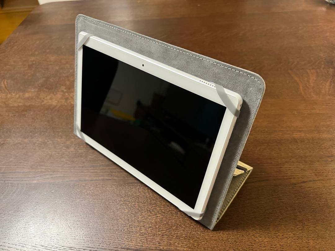 Lenovo Androidタブレット 801LV 32GB 美品　ケース付き