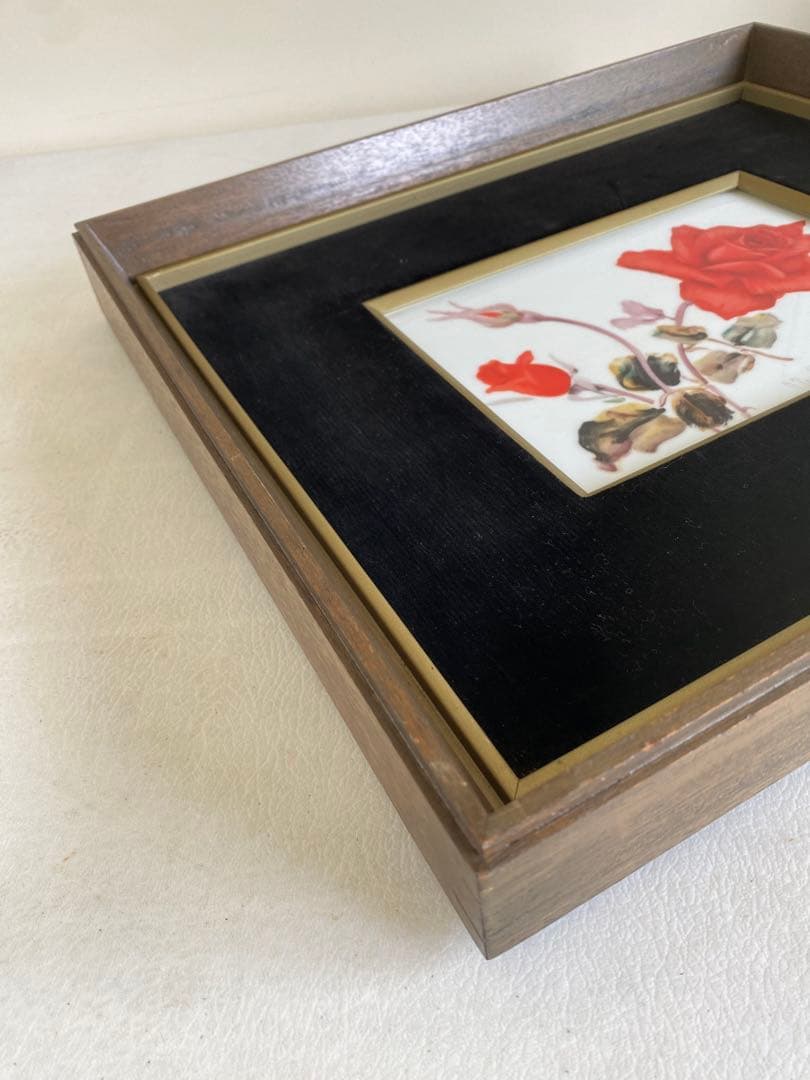 Noritake ノリタケ　陶器製額絵　赤いバラの絵画　木製フレーム