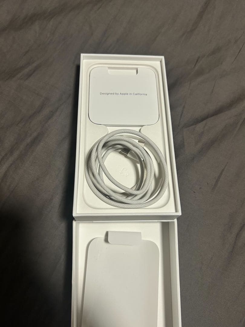 最終値下げ　iPhone 15 pro ナチュラルチタニウム 256GB