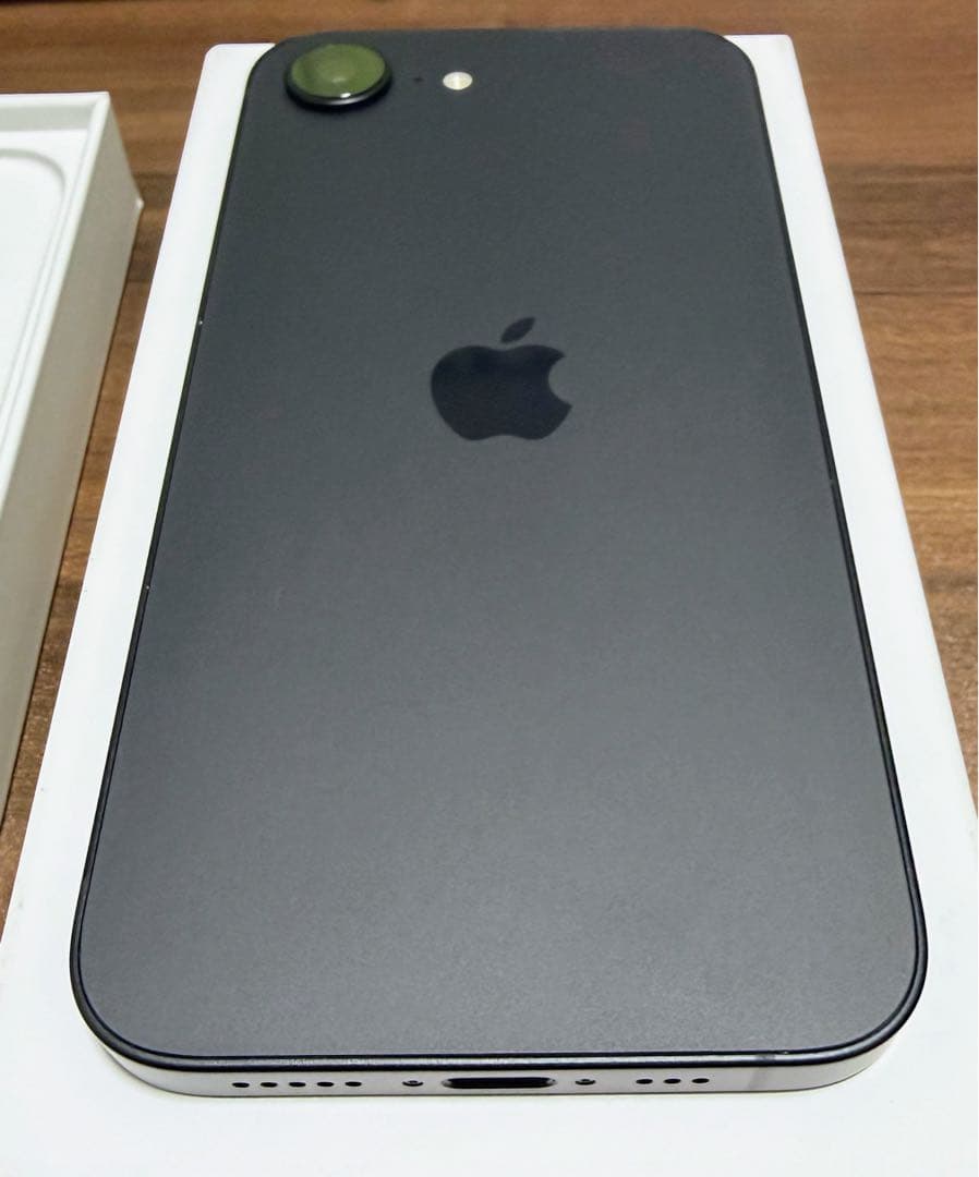 【美品】Apple iPhone 16e ブラック 128GB SIMフリー