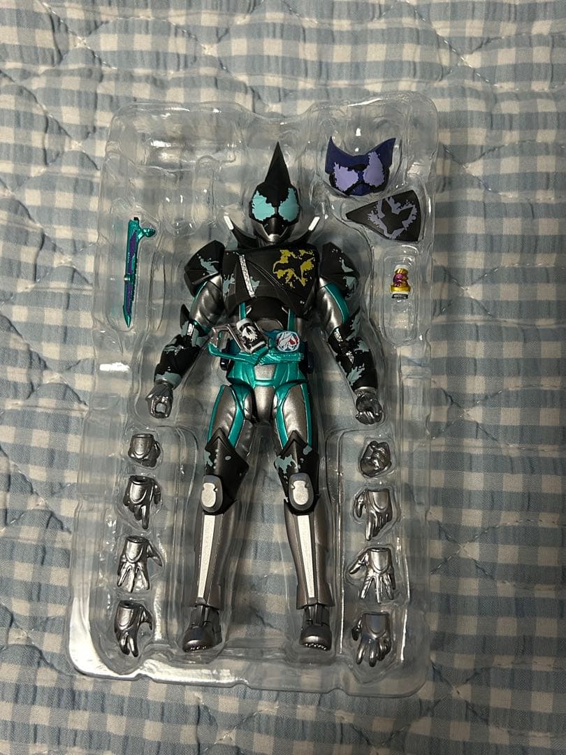 【欠品・塗装ハゲあり】フィギュアーツ　仮面ライダーリバイスセット
