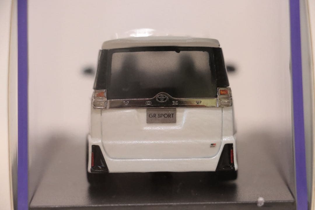 トヨタ ヴォクシー VOXY ZS GR SPORT ホワイト　ミニカー　廃盤品