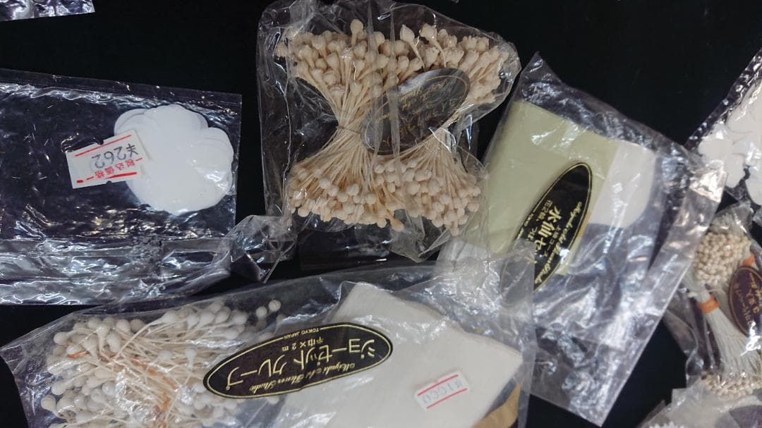 ３９点まとめて　アートフラワー用抜き弁　花弁深雪アート　ペップ・造花パーツ各種