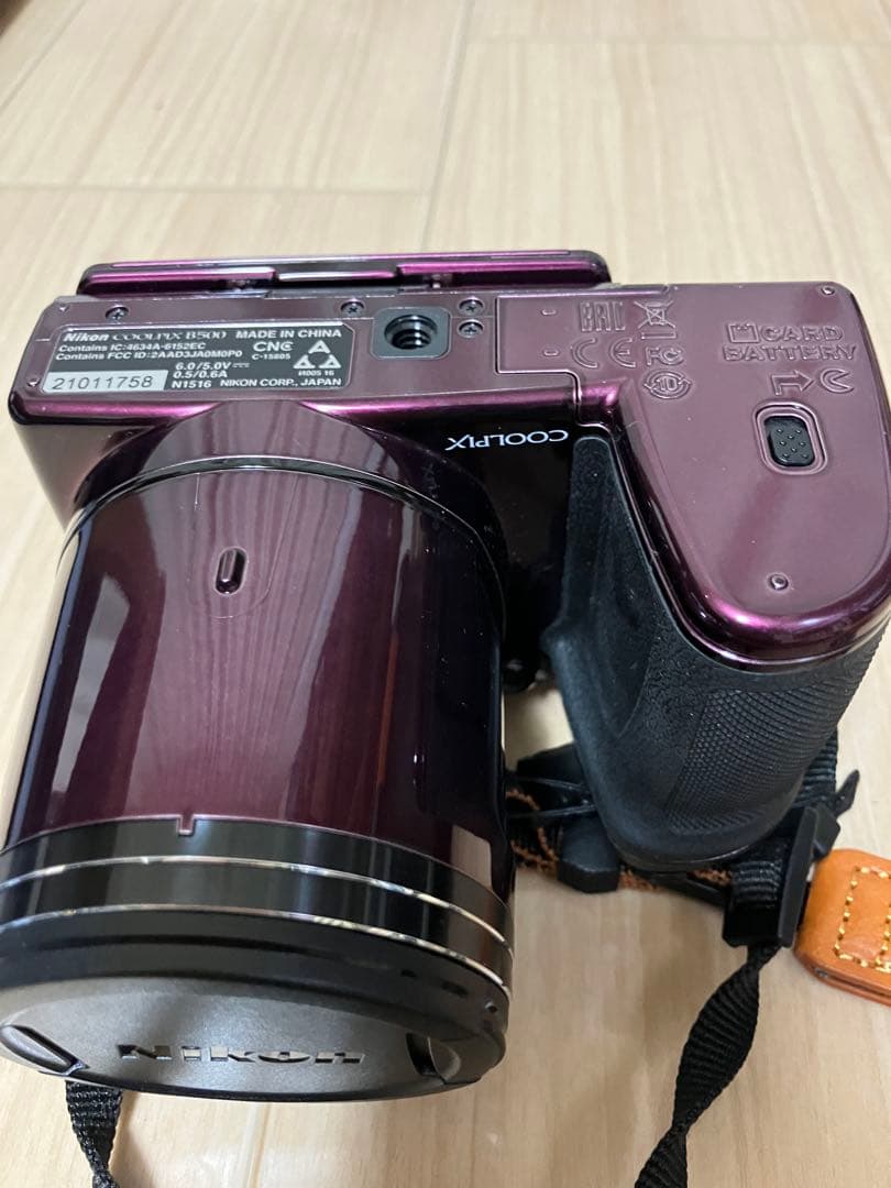 Nikon Coolpix デジタルカメラ 紫色