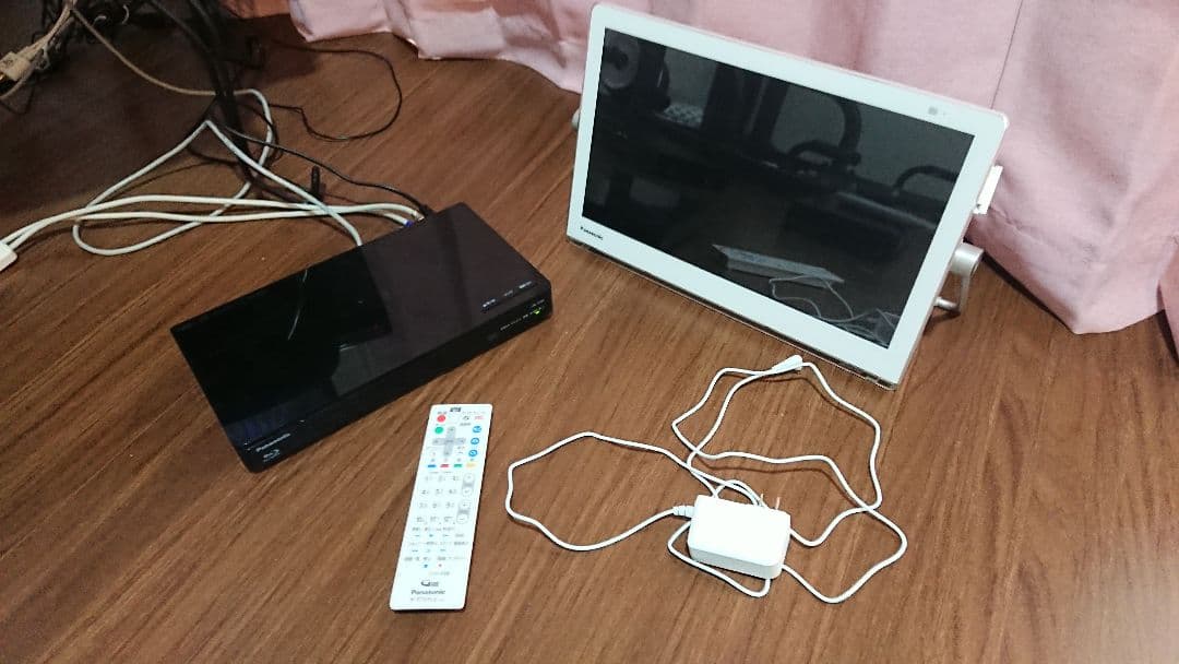 Panasonic ポータブル 液晶テレビ UN-TD9S ✩リモコン付き