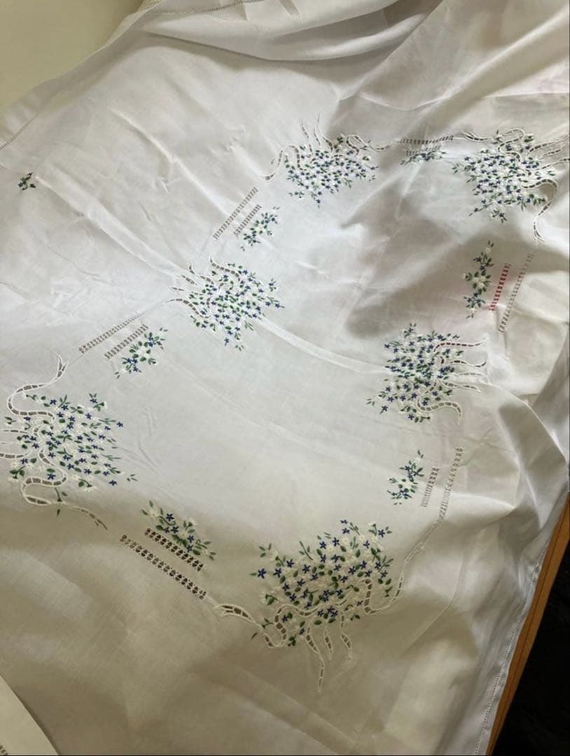 刺繍テーブルクロス250x140cm