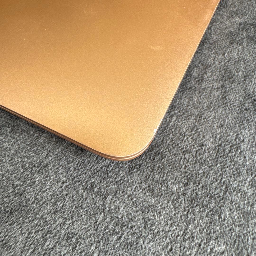 Apple MacBook Air M1 256GB GLD本体