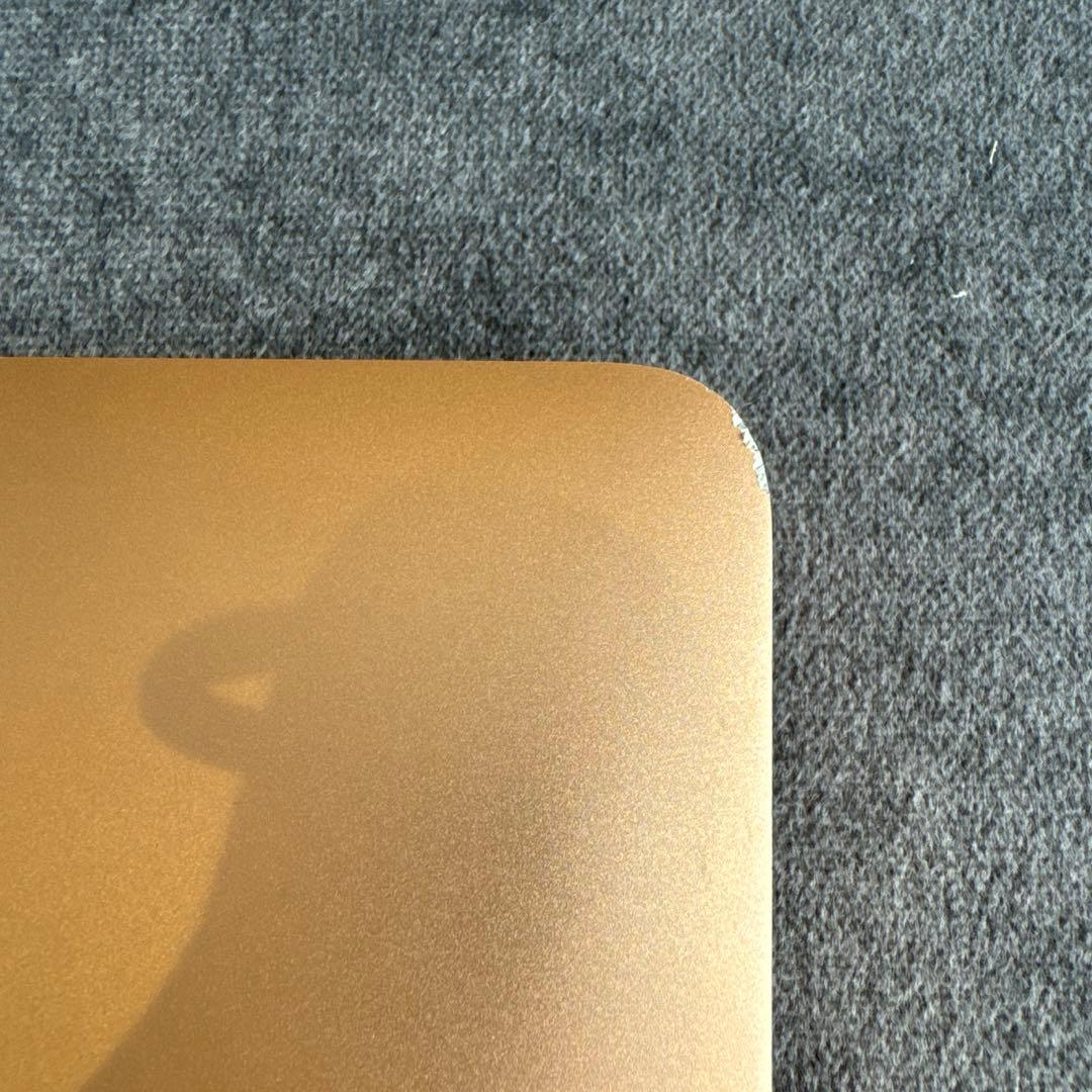Apple MacBook Air M1 256GB GLD本体