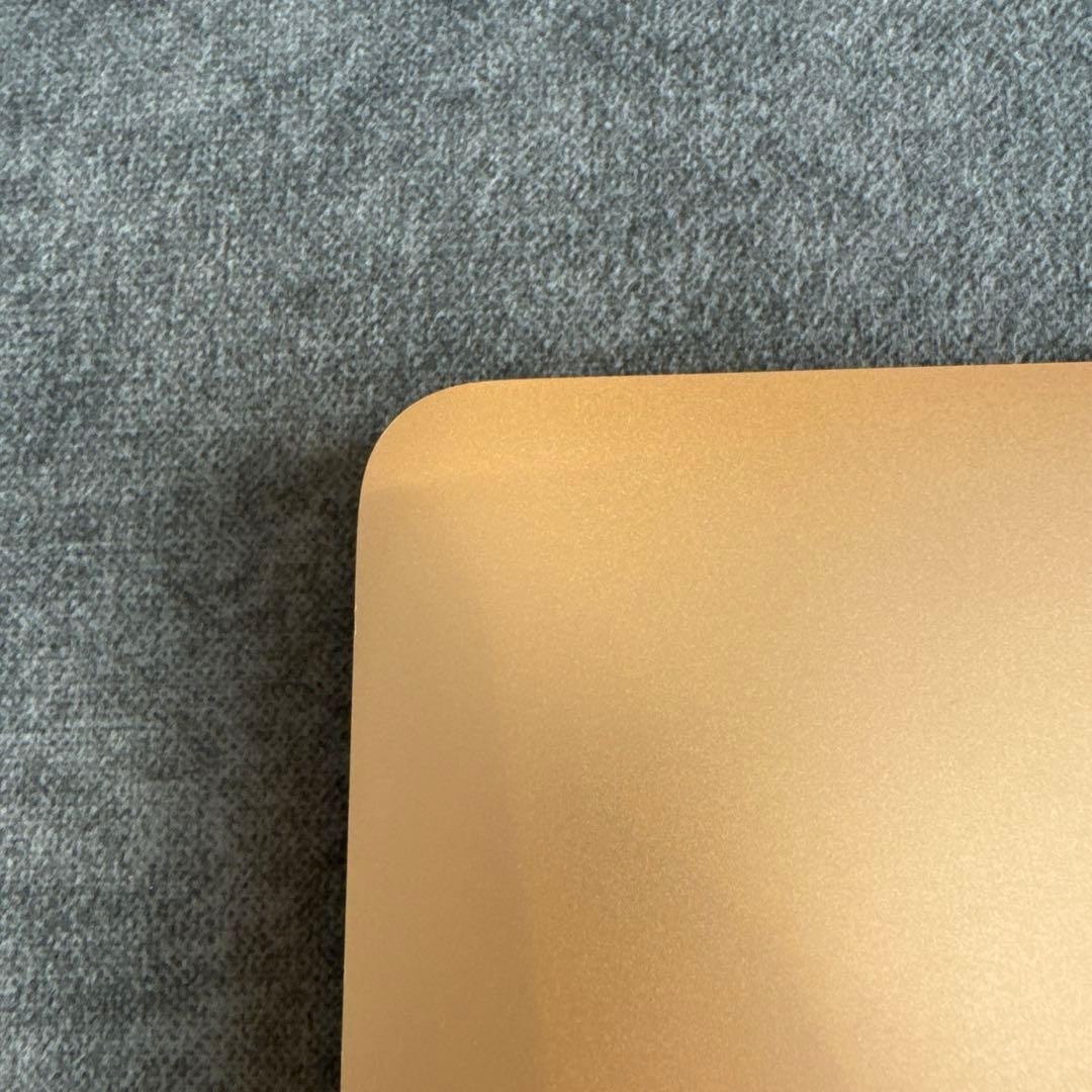 Apple MacBook Air M1 256GB GLD本体