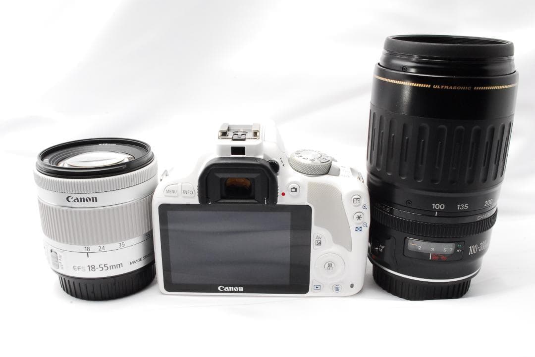 ショット数新品級✨キャノン kiss X7 ホワイト ダブルレンズセット