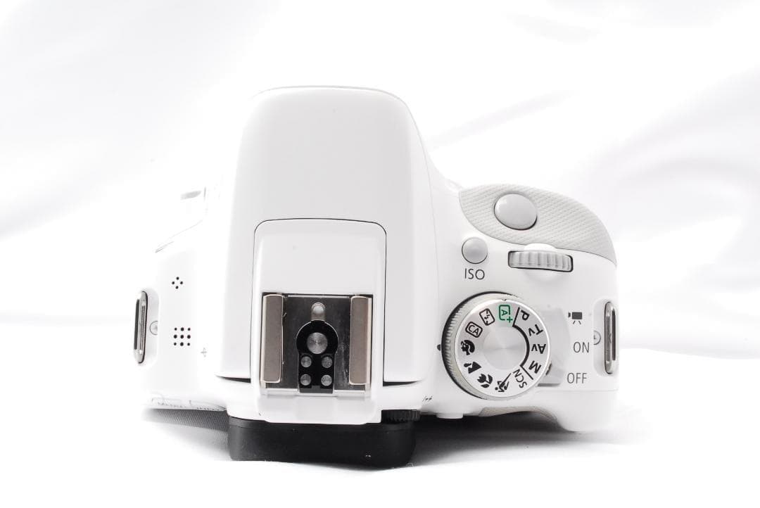 ショット数新品級✨キャノン kiss X7 ホワイト ダブルレンズセット