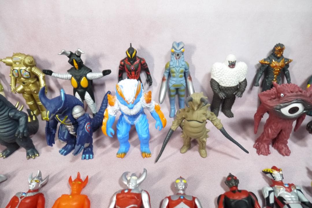 ウルトラヒーローシリーズ500　ウルトラ怪獣シリーズ500　ソフビ75体