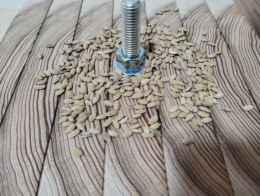 籾摺り機(小型 回転軸ボルトタイプ)