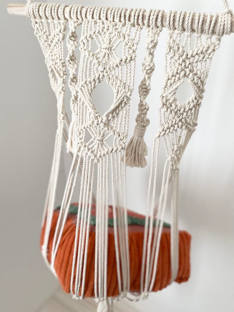 クッションとタペストリーハンモック　マクラメ