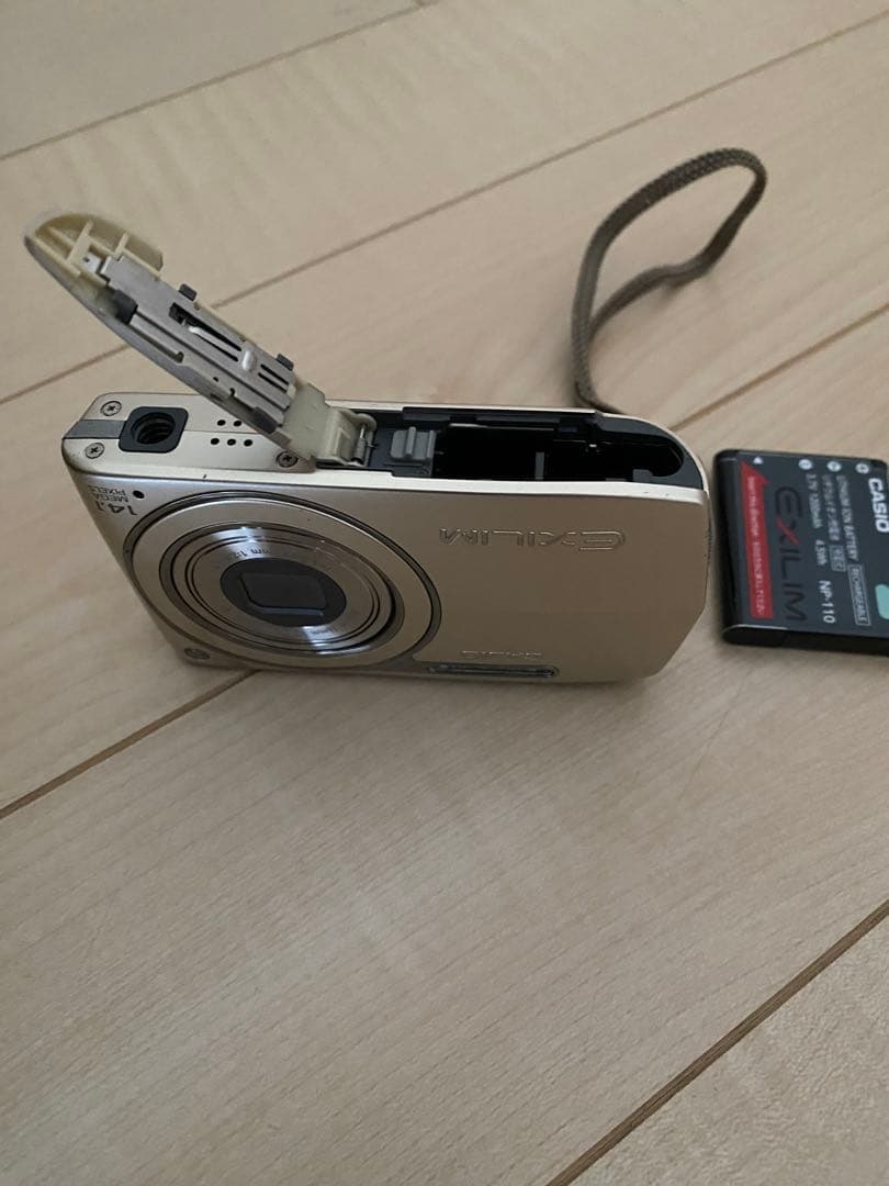 CASIO カシオ EXILIM EX-Z2300 デジカメ【動作確認済】