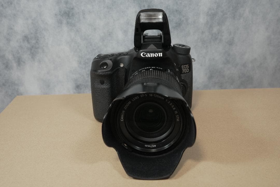 Canon EOS 70D EF-S 18-135レンズキット＋レンズフード