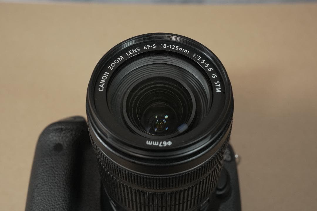 Canon EOS 70D EF-S 18-135レンズキット＋レンズフード
