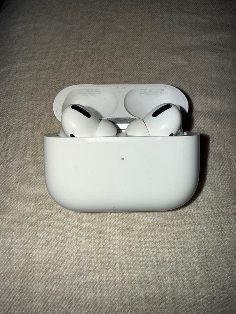 AirPods Pro 本体 充電ケース付き ホワイト