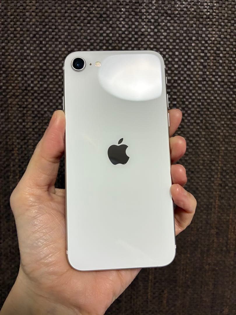 Apple iPhone SE (第2世代) ホワイト本体 スマホ