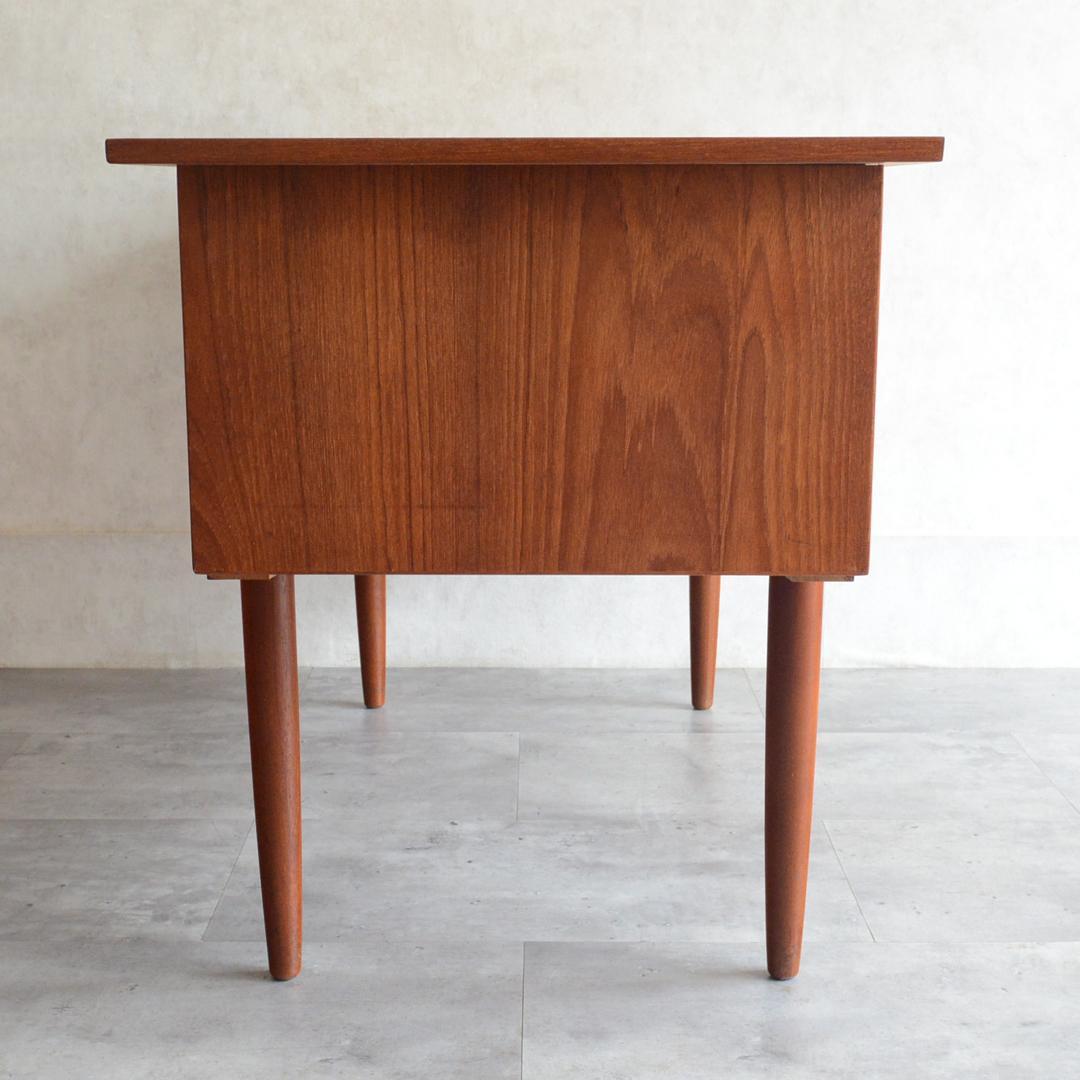 デンマーク 北欧ヴィンテージ チーク デスク 鍵付 北欧家具 机 北欧デザイン