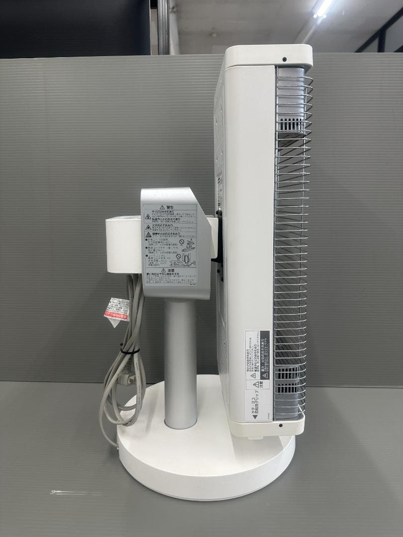 ダイキン　遠赤外線暖房機　セラムヒート　ERFT11YS-W　2021年製
