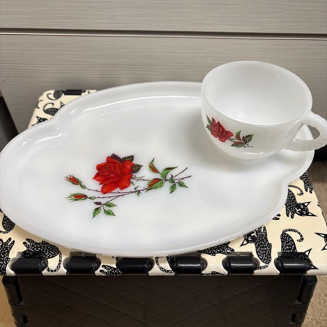 ヴィンテージミルクガラス　ファイヤーキング　 デザートプレート食器セット