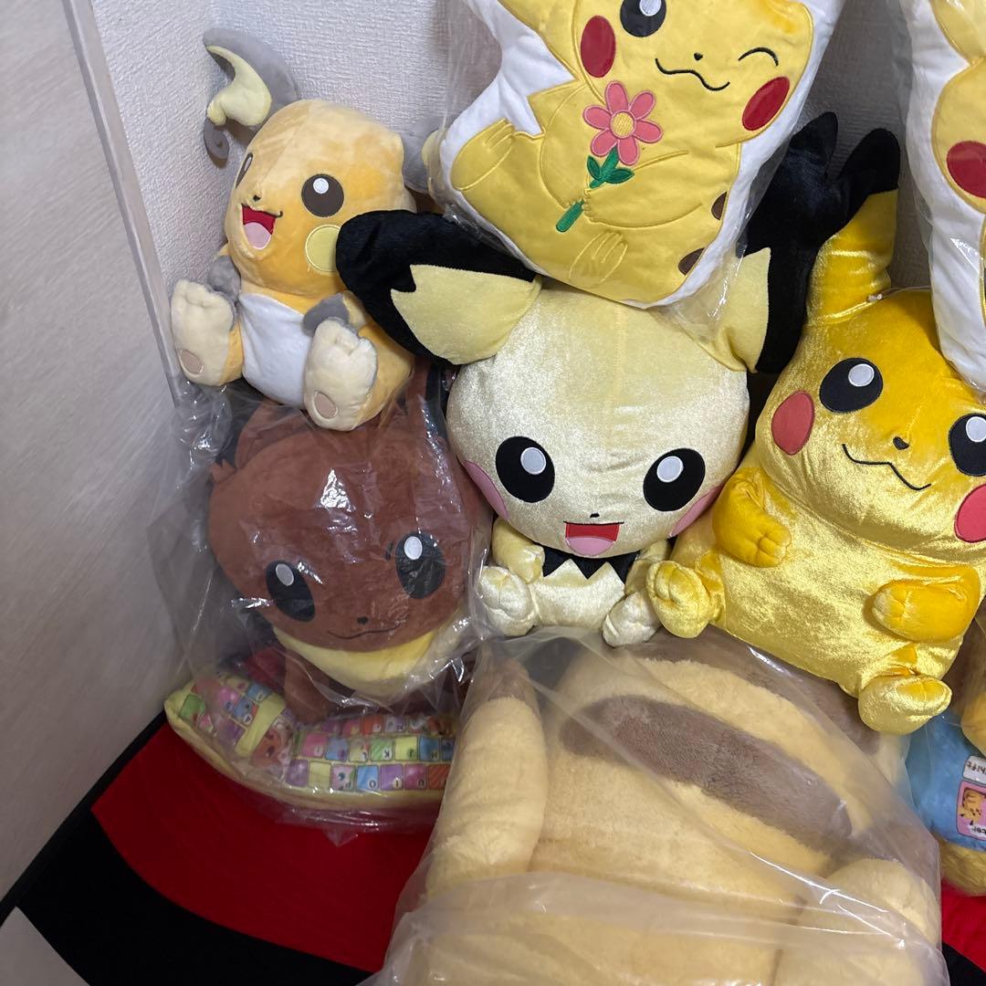 ポケモン　ピカチュウ、イーブイ　大きいぬいぐるみ　いろいろまとめ売り！　8種類
