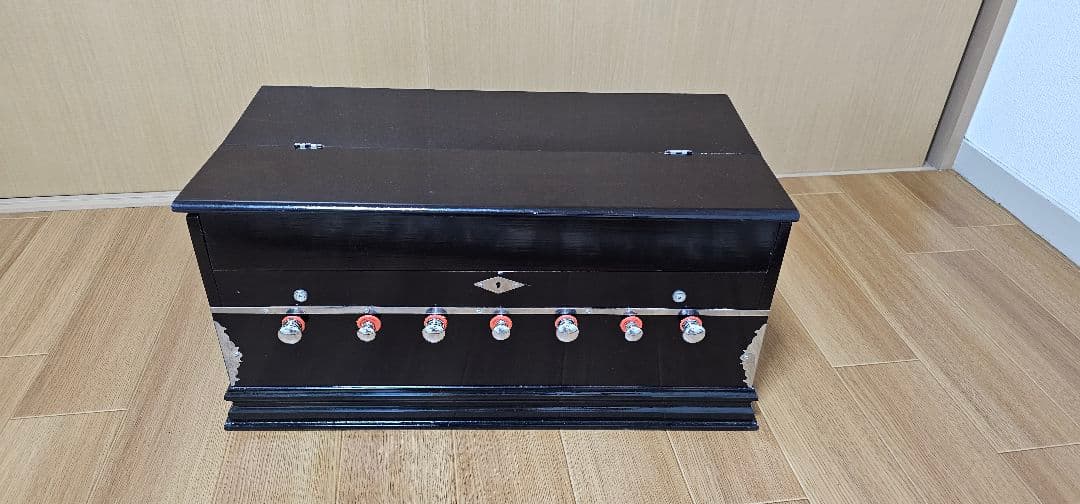 ハーモニウム 約37鍵 黒木製