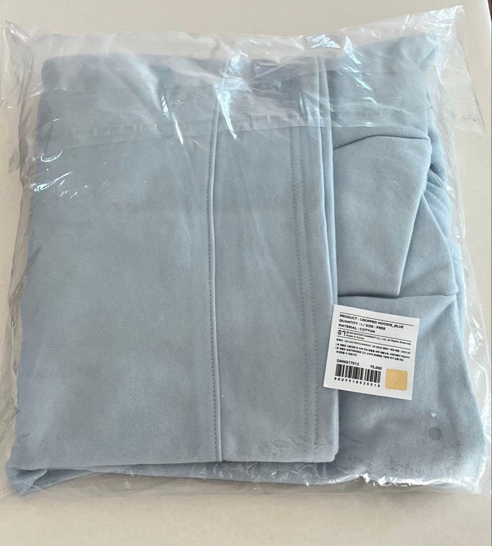 aespa クロップドフーディー　ロゴ入り ポップアップ　　BLUE Ver.