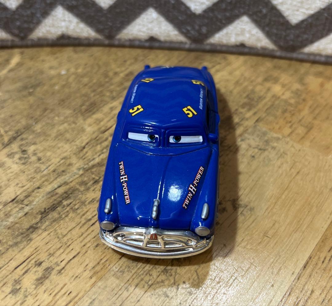 マテル　カーズLightning McQueen ハウラー、ピットクルーセット