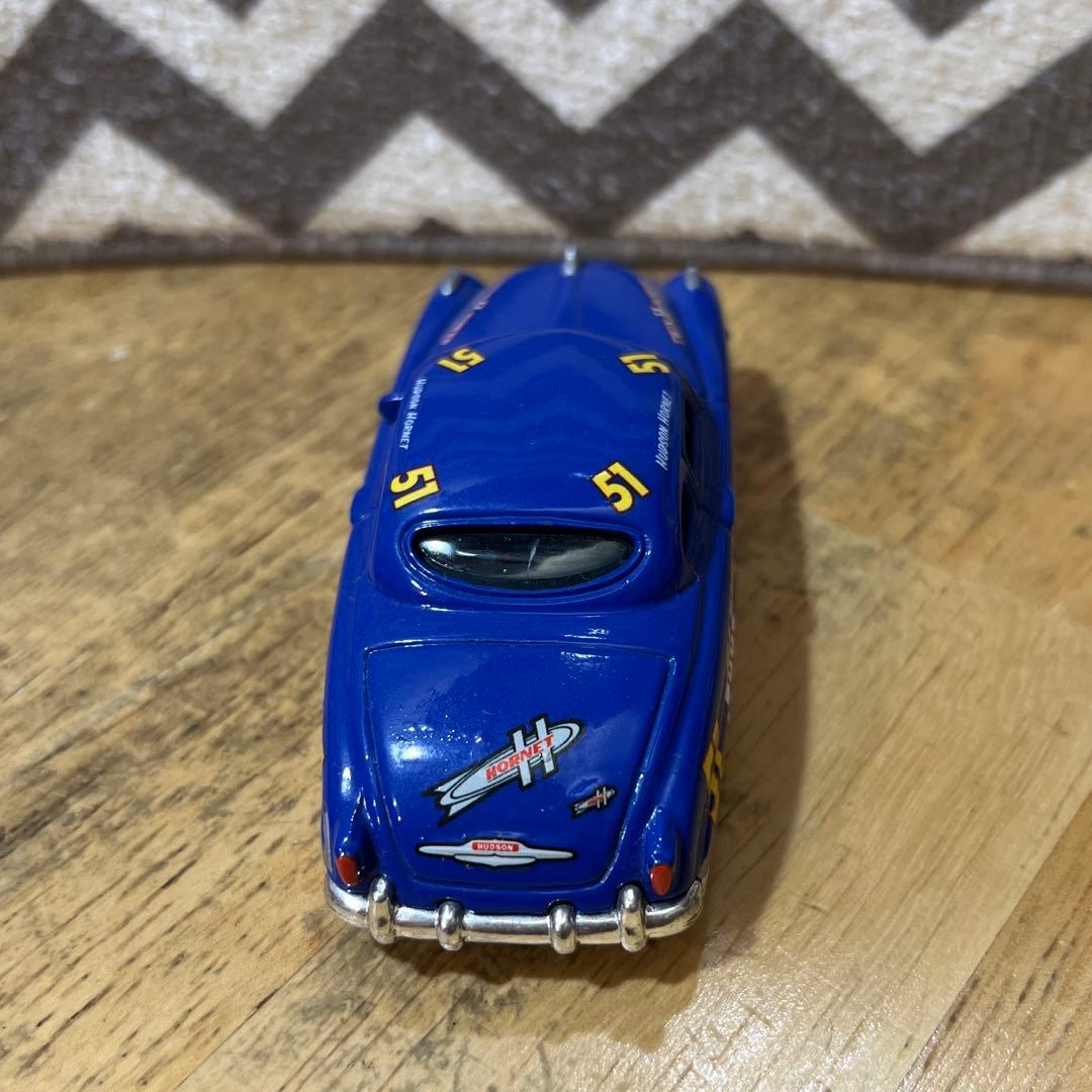 マテル　カーズLightning McQueen ハウラー、ピットクルーセット