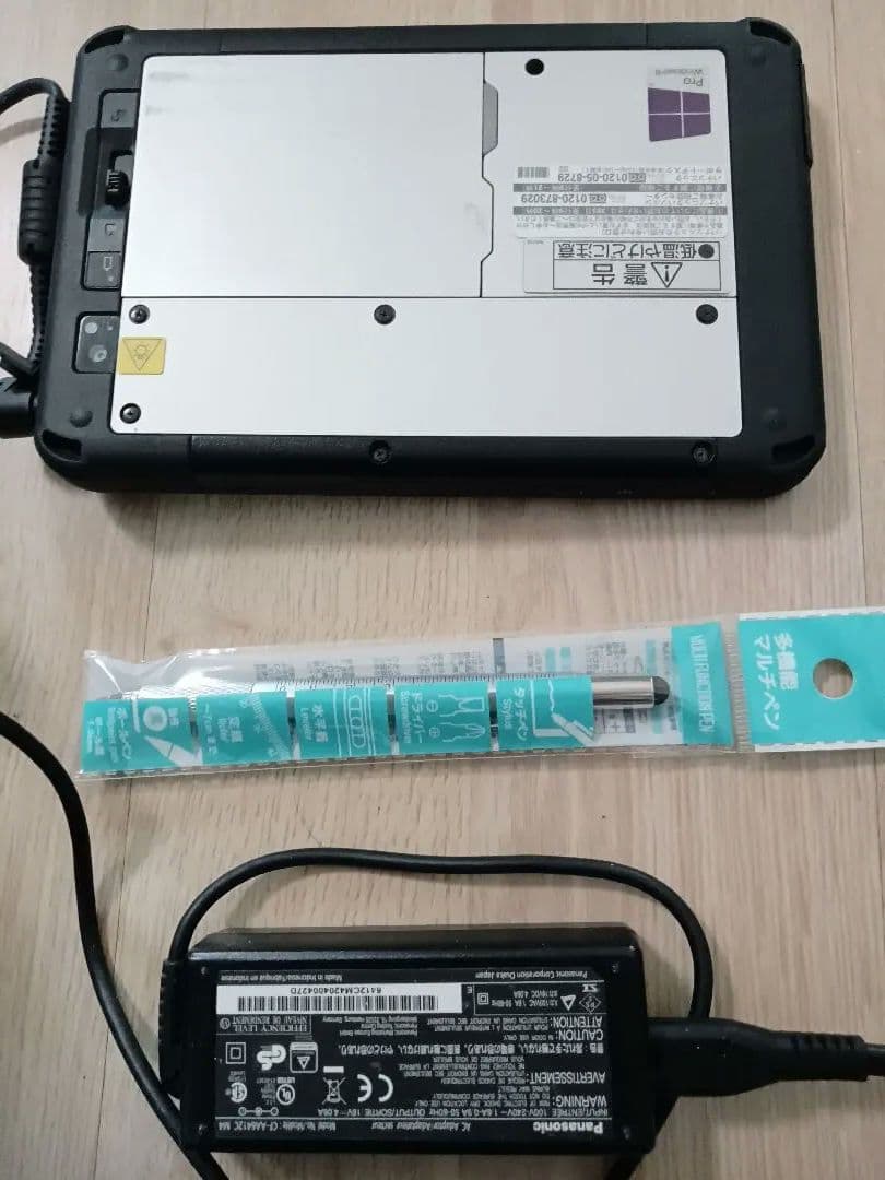 FZ-M1 i5 -4302y 4ギガメモリ 256ギガSSD