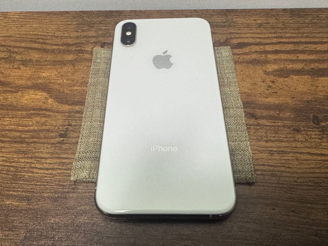 iPhone Xs シルバー 256GB