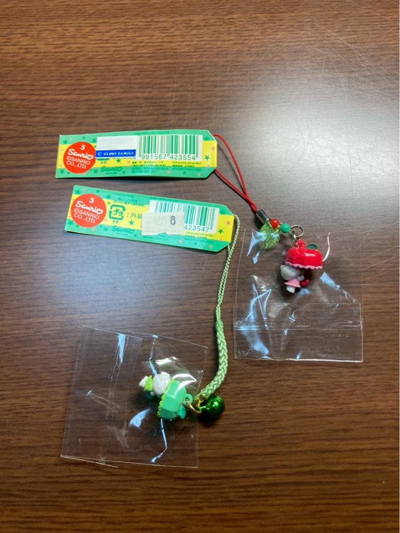 希少 激レア 新品 ご当地 ハローキティ 信州 りんご 傘 ストラップ