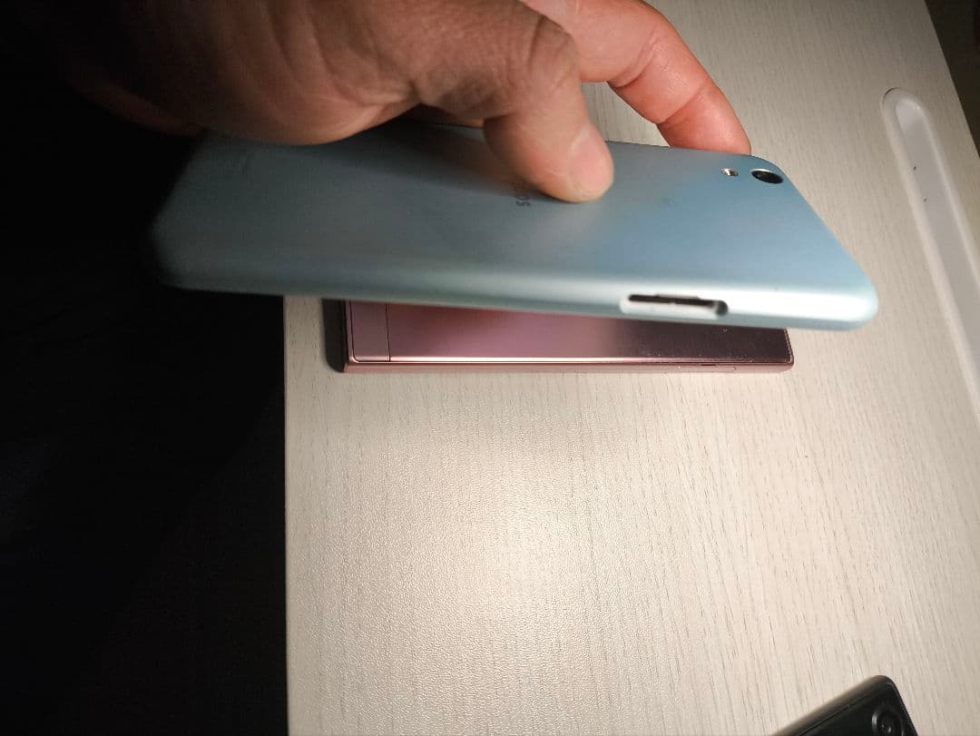 スマホまとめ売りXperiaとAQUOSスマートフォン3台セットジャンク品