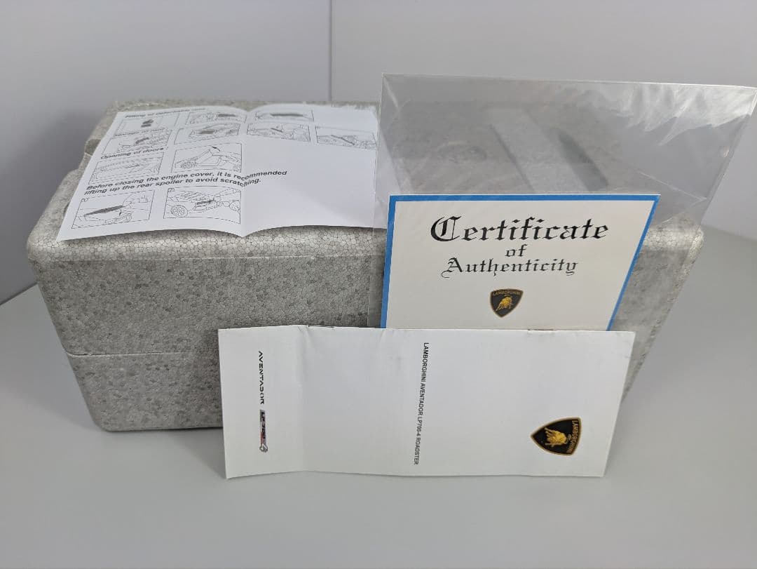 1/18 ミニカー オートアート ランボルギーニ アヴェンタドール ロードスター