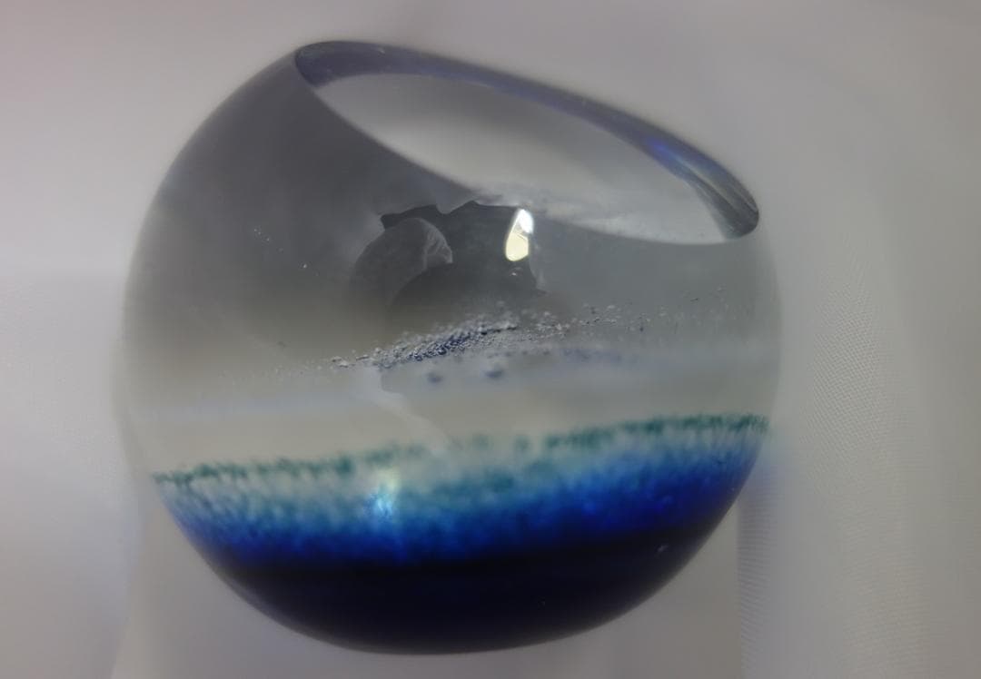 ガラスオブジェアーティスト ワタナベカズオ 青の銀河 手のひら宇宙 球体カット入