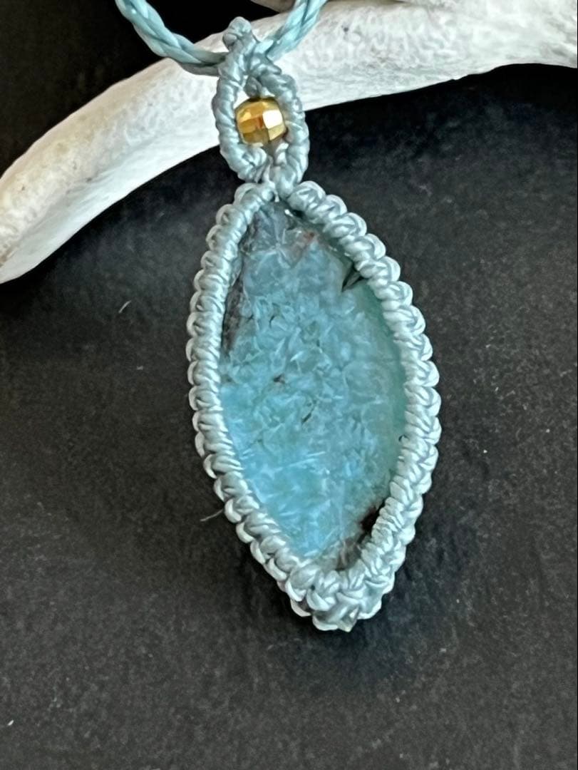 希少　ギラライトinクォーツ　ペンダント