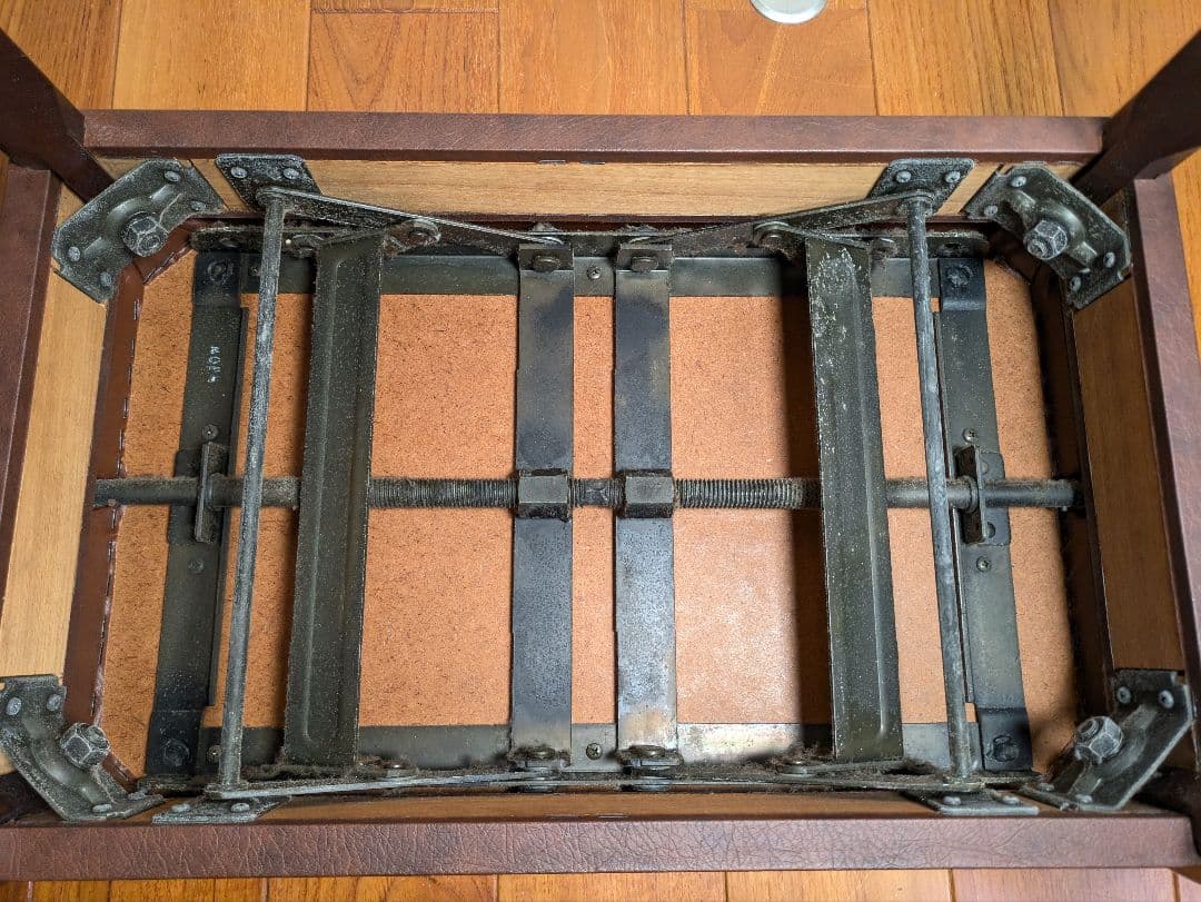 ピアノ椅子　ブラウン　茶色　猫脚　高さ調節